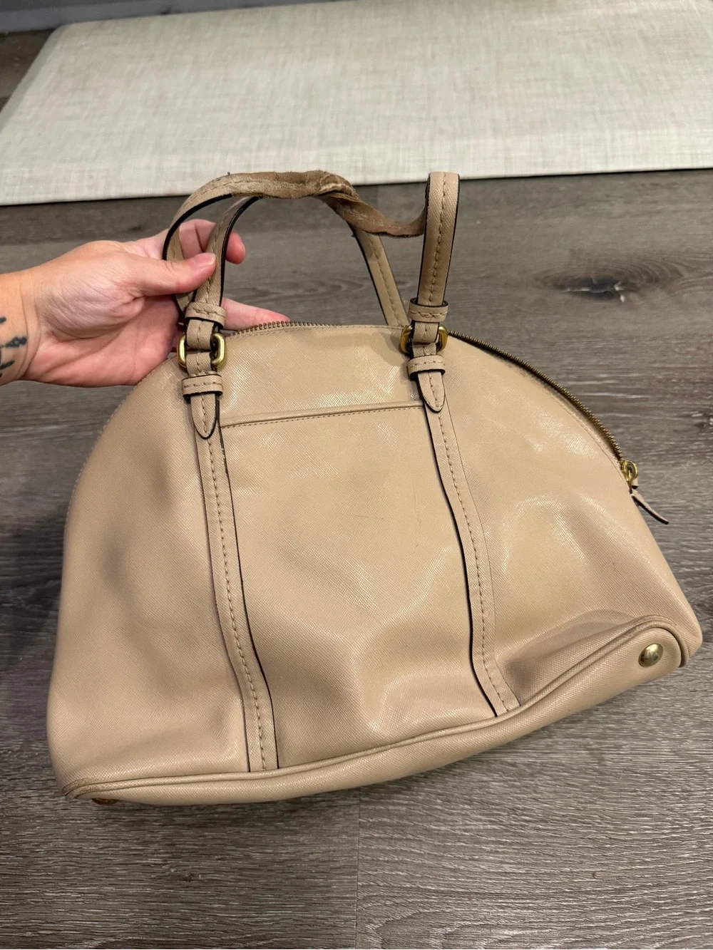 Coach structured dome